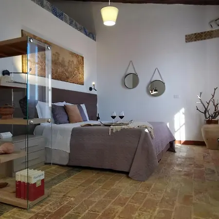 La Lumia & Bed and Breakfast