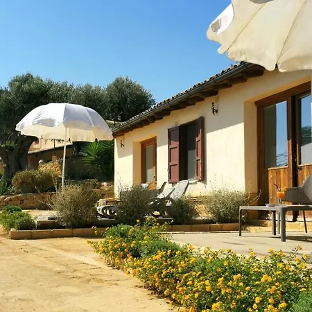 La Lumia & Bed and Breakfast 4*