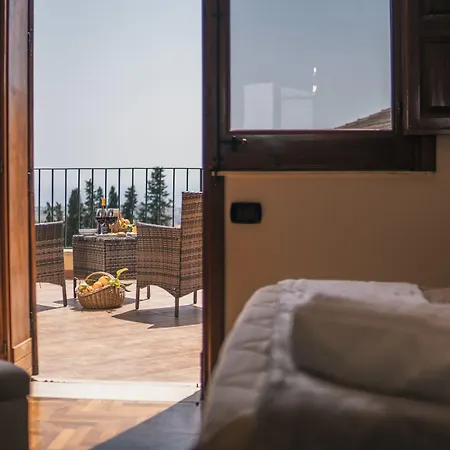 Bed and Breakfast La Lumia & 4*