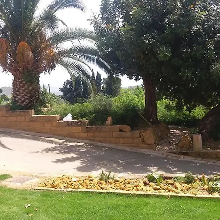 Bed and Breakfast La Lumia & 4*