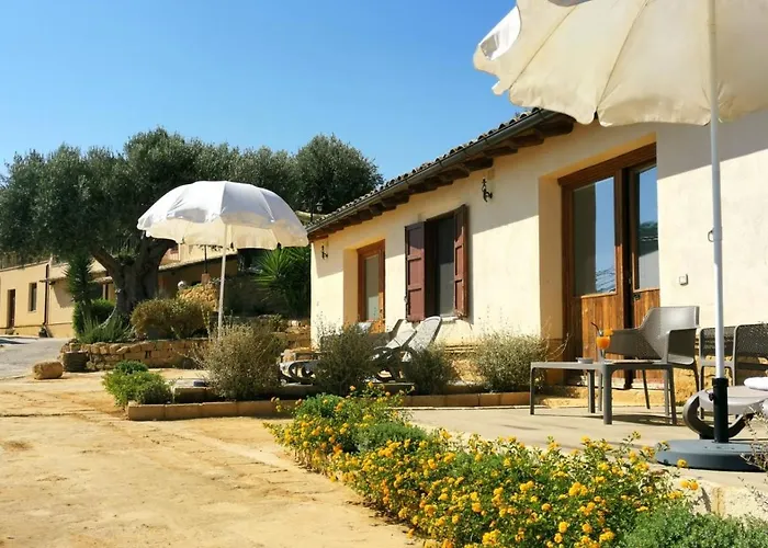 La Lumia & Bed and Breakfast 4*