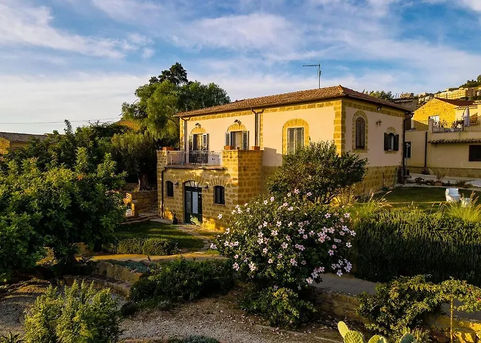 Bed and Breakfast La Lumia & 4*