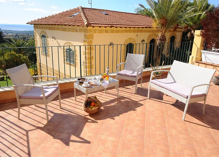 Bed & Breakfast La Lumia & 4*