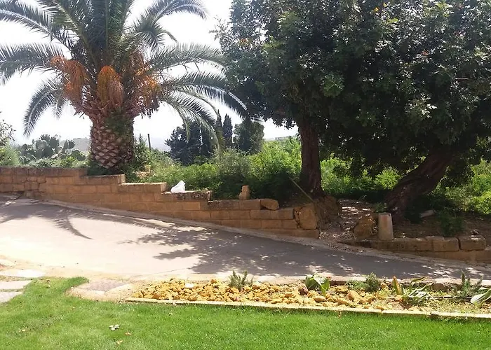 Bed & Breakfast La Lumia Suites&apartments 4*