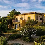 Bed & Breakfast La Lumia & 4*