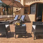 Couette-café La Lumia & 4*