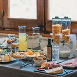 Bed & Breakfast La Lumia & 4*