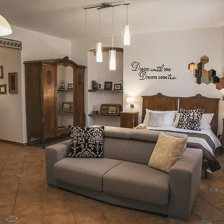 Bed & Breakfast La Lumia Suites&apartments